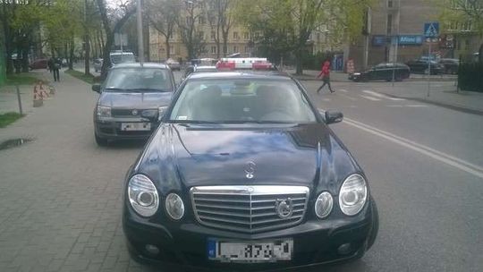 Ul. Akademicka: Potrącenie kobiety na przejściu