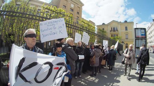 Pikieta KOD przed Sądem Rejonowym w Lublinie