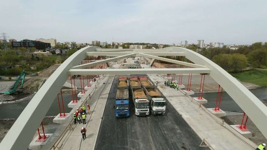 Testy obciążeniowe nowego mostu na Bystrzycy