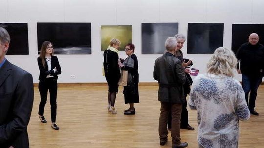 „Czarna rzeka i inne fascynacje”. Wernisaż wystawy prac Stanisława Baja