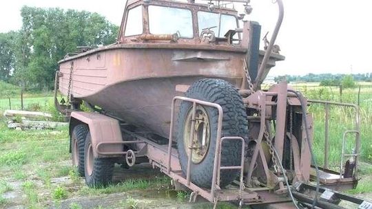 Wyprzedaż w wojsku. Kup sobie wojskowy kuter albo spychacz