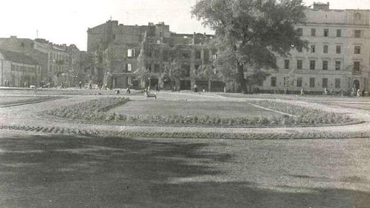 Pożegnanie z Baobabem na placu Litewskim