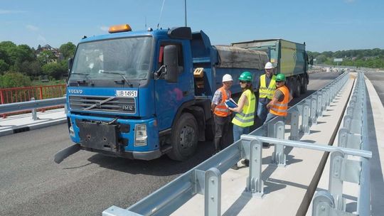 Próby obciążeniowe estakad w ciagu al. Solidarności