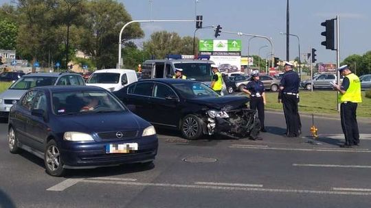 Stłuczka na al. Kompozytorów Polskich i al. Solidarności