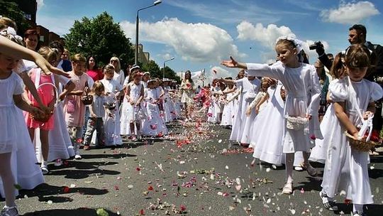Boże Ciało. Procesja w parafii pw. św. Andrzeja Boboli w Lublinie