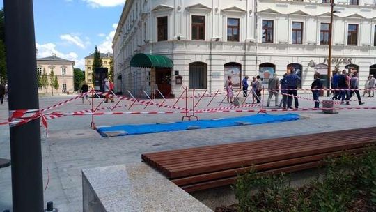 Zniszczona fontanna na placu Litewskim w Lublinie Zniszczona fontanna na placu Litewskim w Lublinie