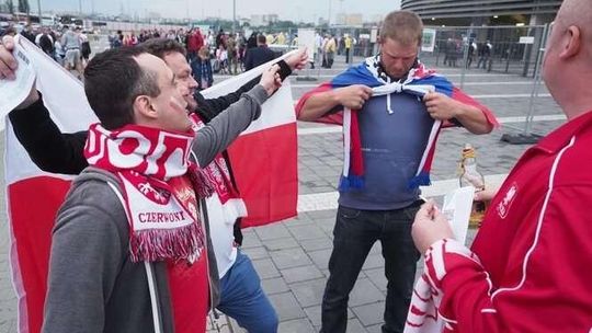 Kibice przed meczem Polska - Słowacja Kibice przed meczem Polska - Słowacja