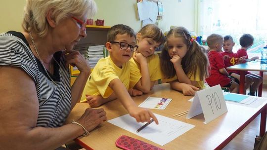 Quiz wiedzy o bezpieczeństwie i zawody sportowe w Przedszkolu nr 5