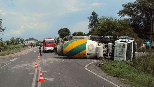 Wywrócona betoniarka