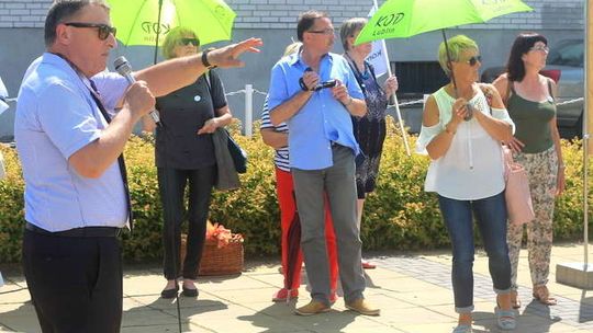 Manifestacja KOD w Puławach