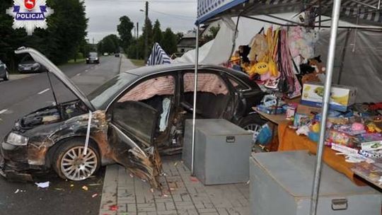 Księżomierz: Kierowca audi wjechał w stragan odpustowy Księżomierz: Kierowca audi wjechał w stragan odpustowy