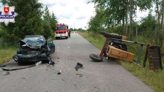 Wohyń: 14-latek jechał traktorem, na błotniku siedział 13-letni brat