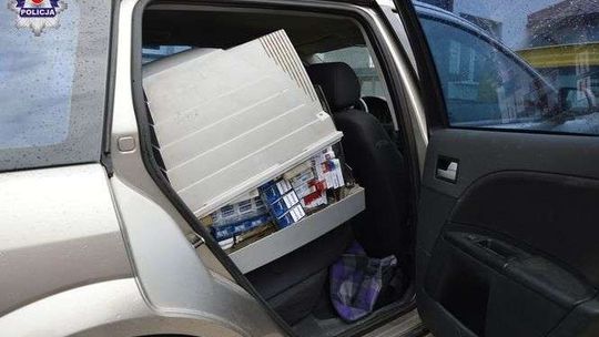 Papierosy ukryte w telewizorach