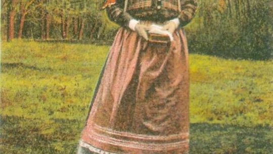 Kultura jest kobietą. O ubiorach naszych przodków