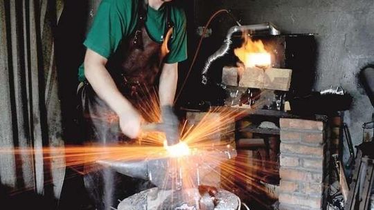 Dominik Gnaś, twórca noży