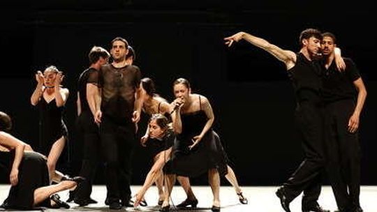 Spektakle Mr GaGa Spektakle Mr GaGa