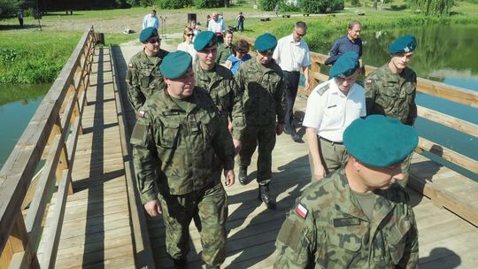 Żołnierze wyremontowali muzealny most