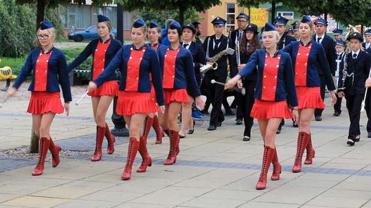 Orkiestry zagrały na placu 