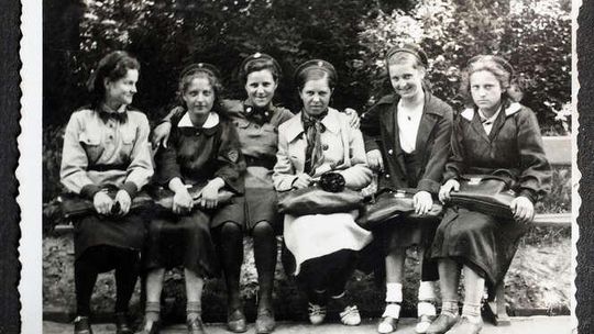 Początek roku szkolnego na starej fotografii Początek roku szkolnego na starej fotografii