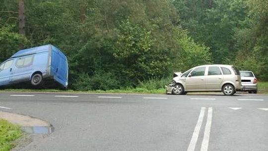 Tchórzew: Kolizja trzech samochodów