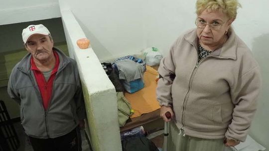 Mieszkają na klatce schodowej od dwóch lat