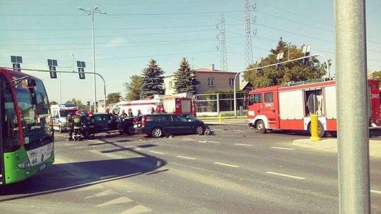 Wypadek na skrzyżowaniu ul. Koncertowej i Zelwerowicza