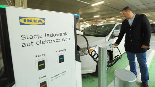IKEA Lublin: Przekazanie do użytku bezpłatnych stacji ładowania aut elektrycznych IKEA Lublin: Przekazanie do użytku bezpłatnych stacji ładowania aut elektrycznych