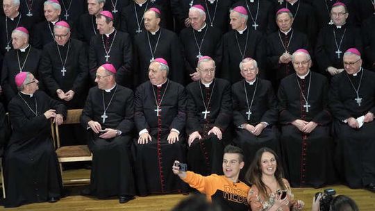 Zdjęcie grupowe Biskupów