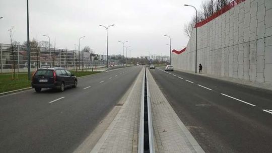 Skrzyżowanie al. Solidarności i ul. Sikorskiego