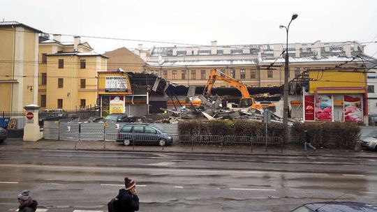 Rozbiórka sklepu Koziołek w centrum Lublina Rozbiórka sklepu Koziołek w centrum Lublina