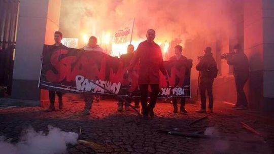 Szturm ZOMO na fabrykę