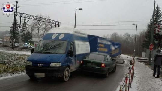 Nie zdążył zjechać z torów, miał bardzo dużo szczęścia