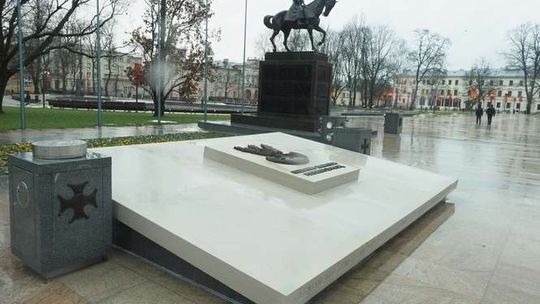 Nowy pomnik Nieznanego Żołnierza na pl. Litewskim