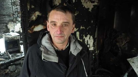Piotr Pitek stracił dom i brata w pożarze