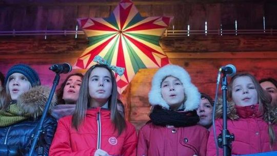 Kolędowanie w szopce