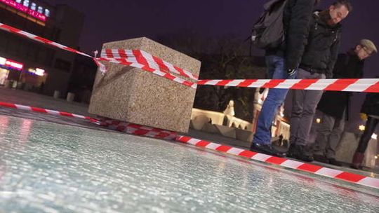 Zbita szyba w oknie czasu