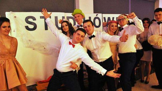 Studniówka 2018 ZST w Puławach Studniówka 2018 ZST w Puławach