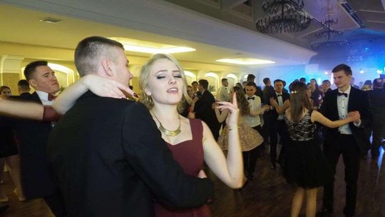 Studniówki 2018: Bal maturzystów VI LO