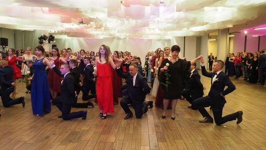 Studniówki 2018: Bal maturzystów ZS nr 1