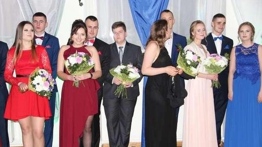 Studniówka w Ekonomiku w Białej Podlaskiej Studniówka w Ekonomiku w Białej Podlaskiej