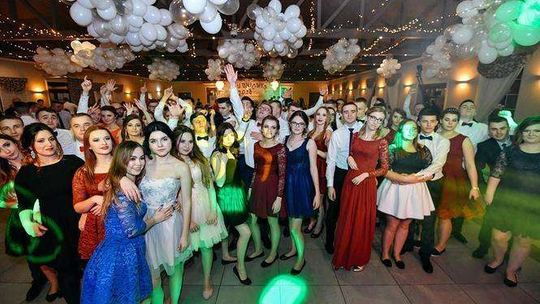 Studniówka Zespołu Szkół nr 1 w Puławach Studniówka Zespołu Szkół nr 1 w Puławach