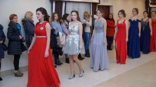 Studniówka 2018: Bal uczniów Zespołu Szkół Mundurowych i III LO w Chełmie