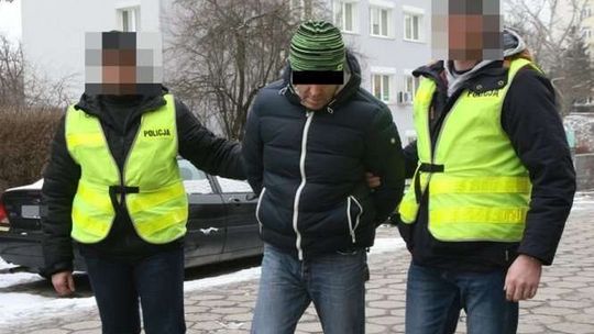 Policjanci zatrzymali nożownika Policjanci zatrzymali nożownika