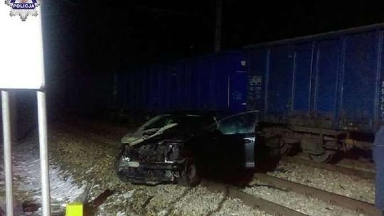 Śpieszył się do pracy, wjechał w pociąg Śpieszył się do pracy, wjechał w pociąg