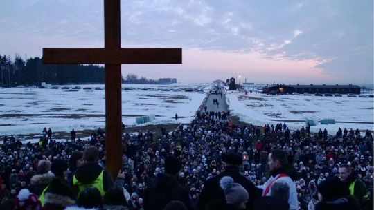 Droga Krzyżowa na Majdanku