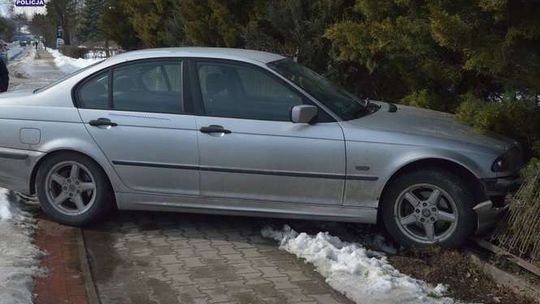 Zwierzyniec: Kierowca BMW wypadł z drogi
