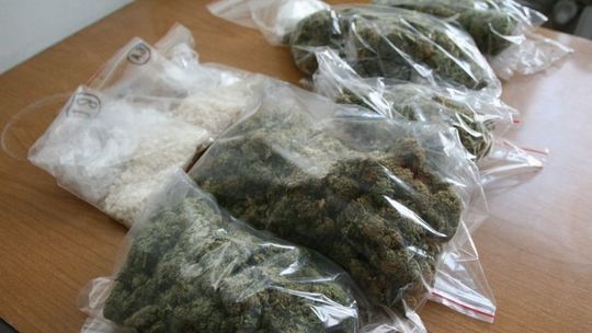 Prawie 2 kilogramy narkotyków na posesji
