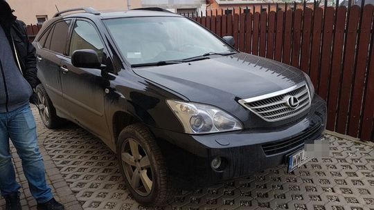 Zlikwidowano dziuplę z kradzionymi samochodami [zdjęcia]