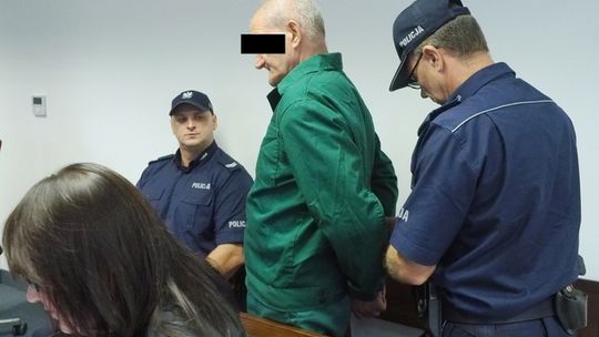 Ruszył z siekierą na żonę. Okładał aż kobieta przestała się ruszać