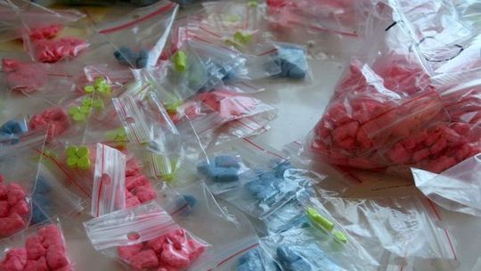 Policjanci zabezpieczyli ponad 25 kg dopalaczy